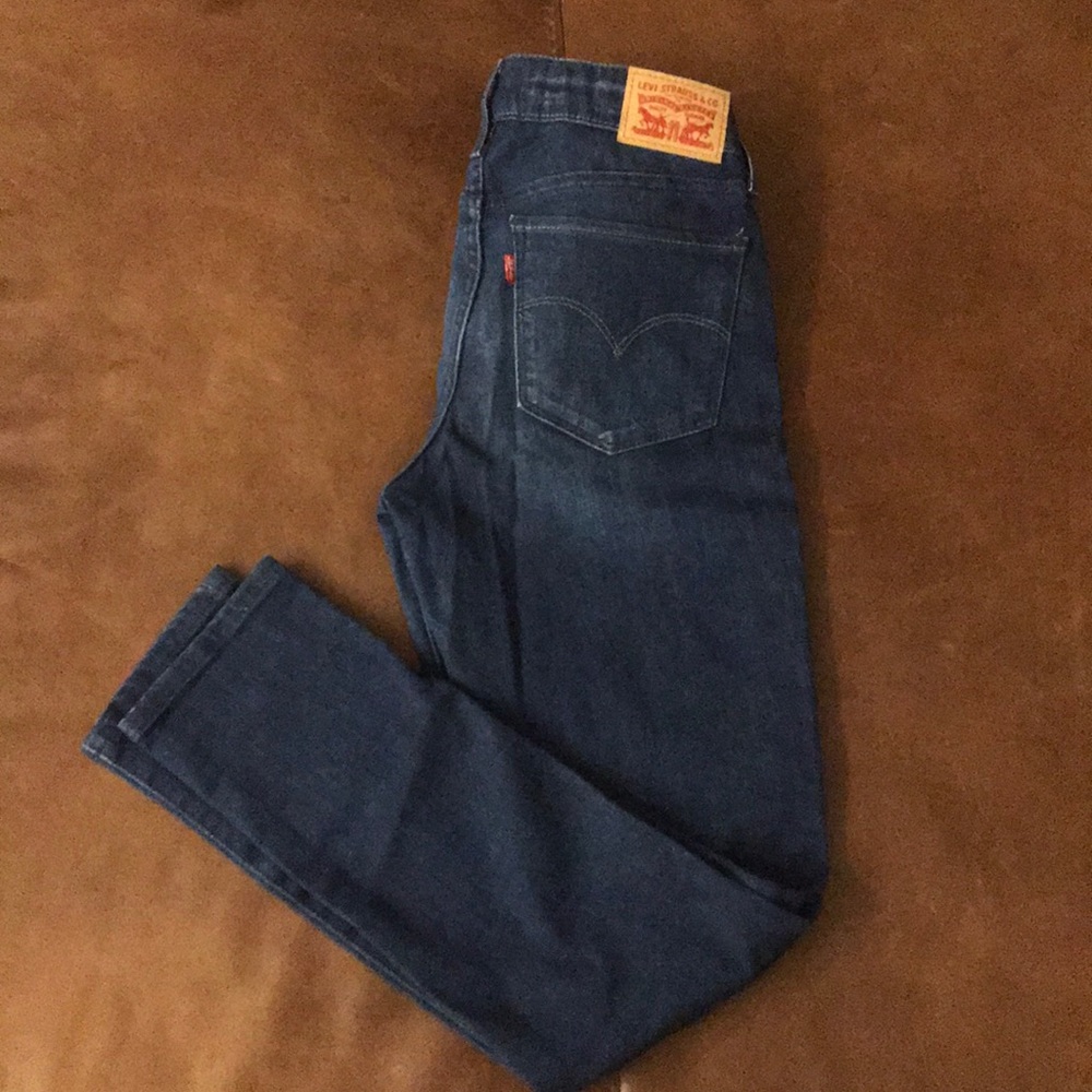 711 Skinny Levi Jeans